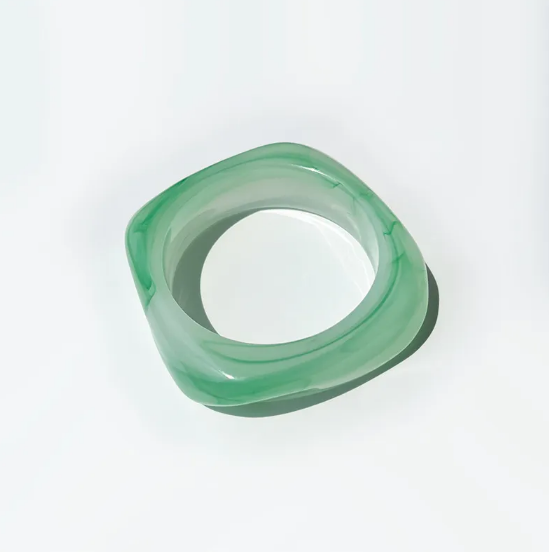 Modisches Harz-Acrylarmband, quadratisch, leuchtende Farben für Frauen