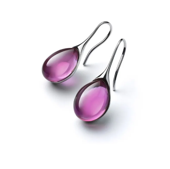 Elegante Ohrringe mit tropfenförmigen Cabochons in lebendigen Farben