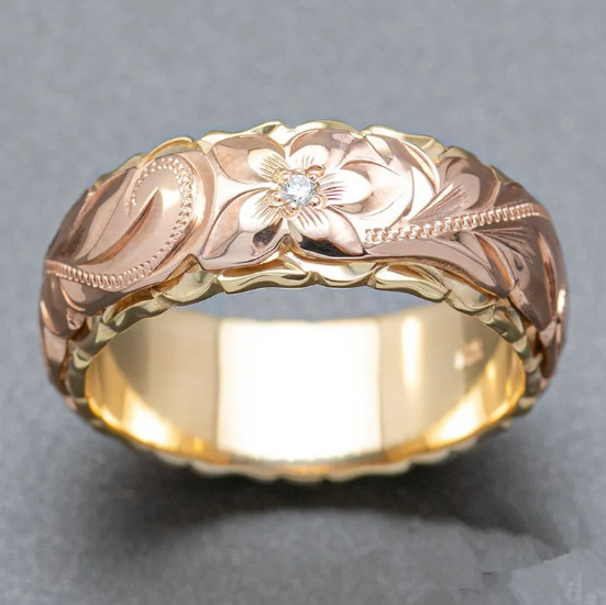 Geschnitzter Ring mit Rose in zwei Farbtönen