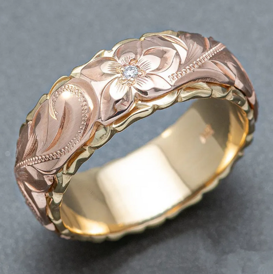 Geschnitzter Ring mit Rose in zwei Farbtönen