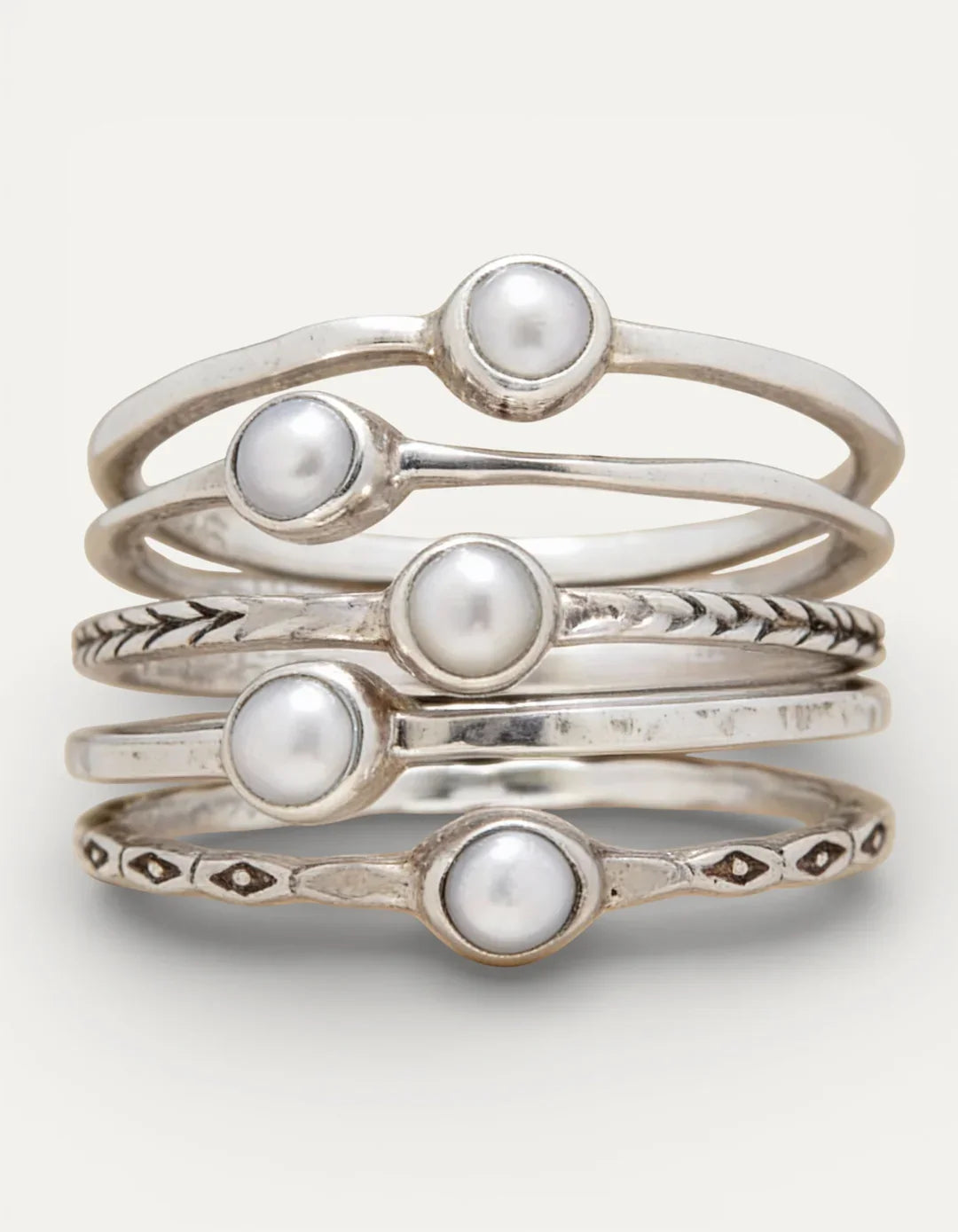 Stapelbares Ringset mit Perle