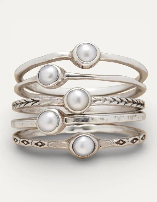 Stapelbares Ringset mit Perle