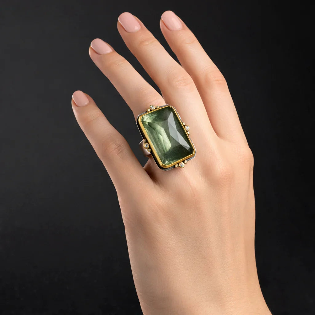 Quadratischer französischer Retro-Ring mit Kristall