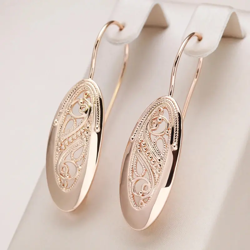 Ovale Ohrhänger mit elegantem, durchbrochenem Vintage-Design