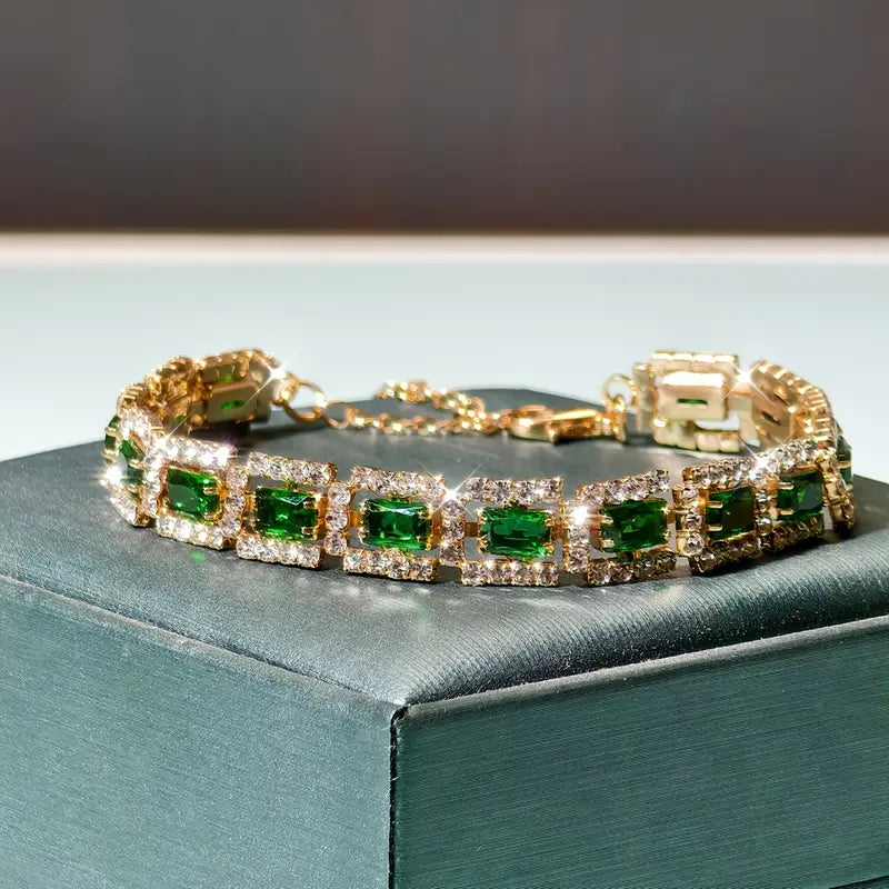 Glamouröses Armband mit Smaragdgrünen Zirkonia und funkelnden Kristallen