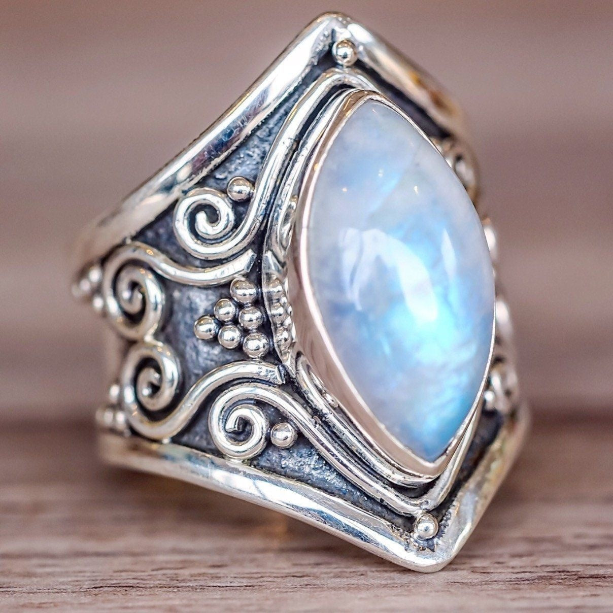 Ring mit Mondstein