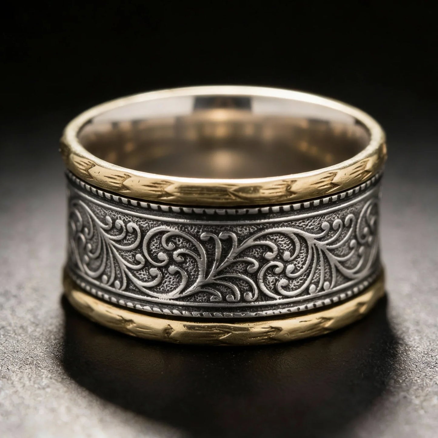 Vintage-Ring mit floraler Gravur