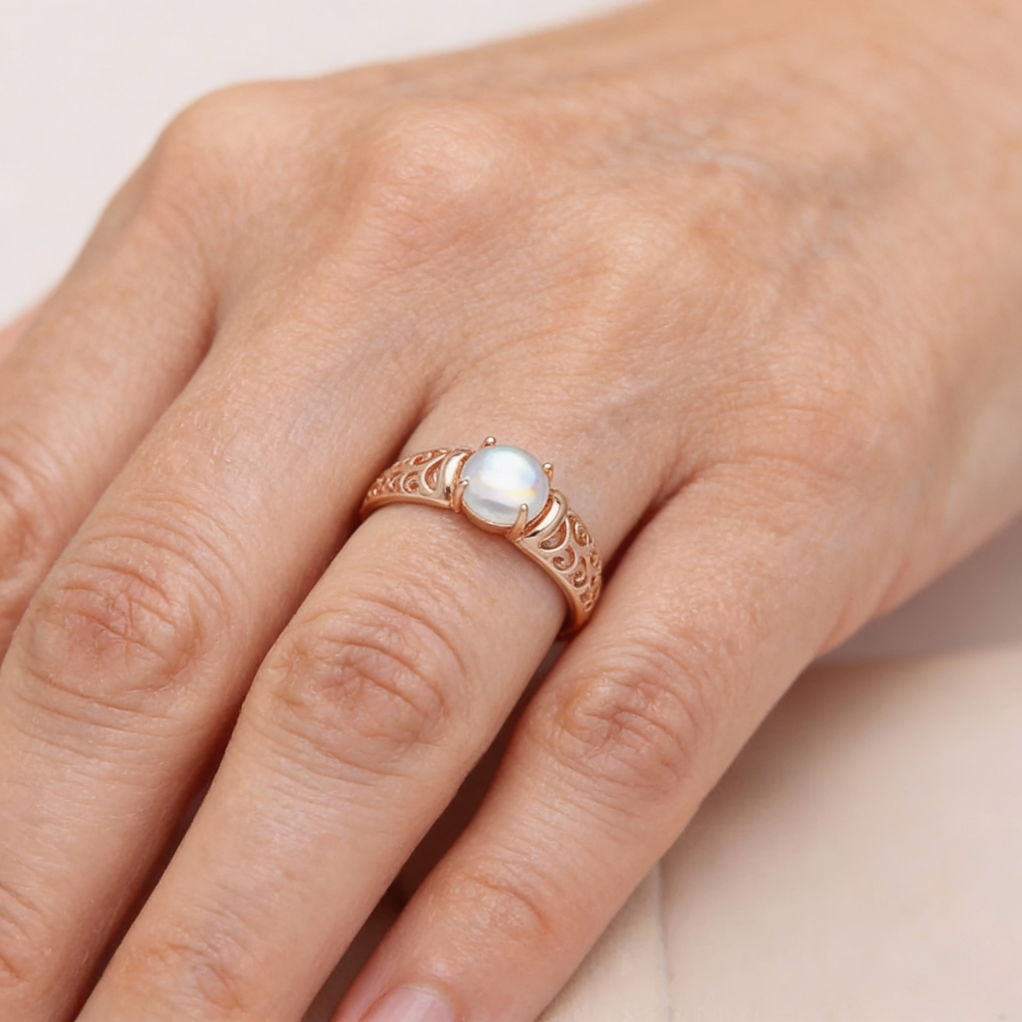 Eleganter Ring mit Perlen