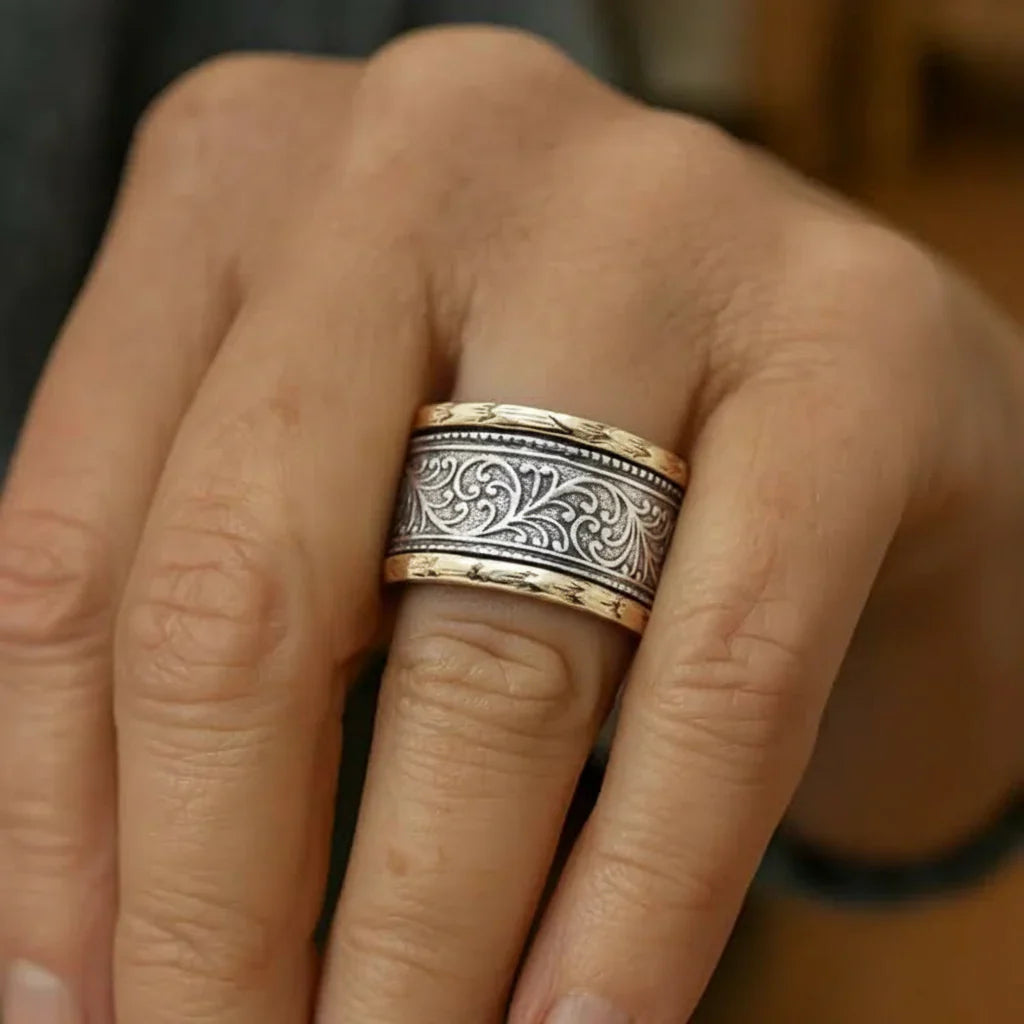 Vintage-Ring mit floraler Gravur