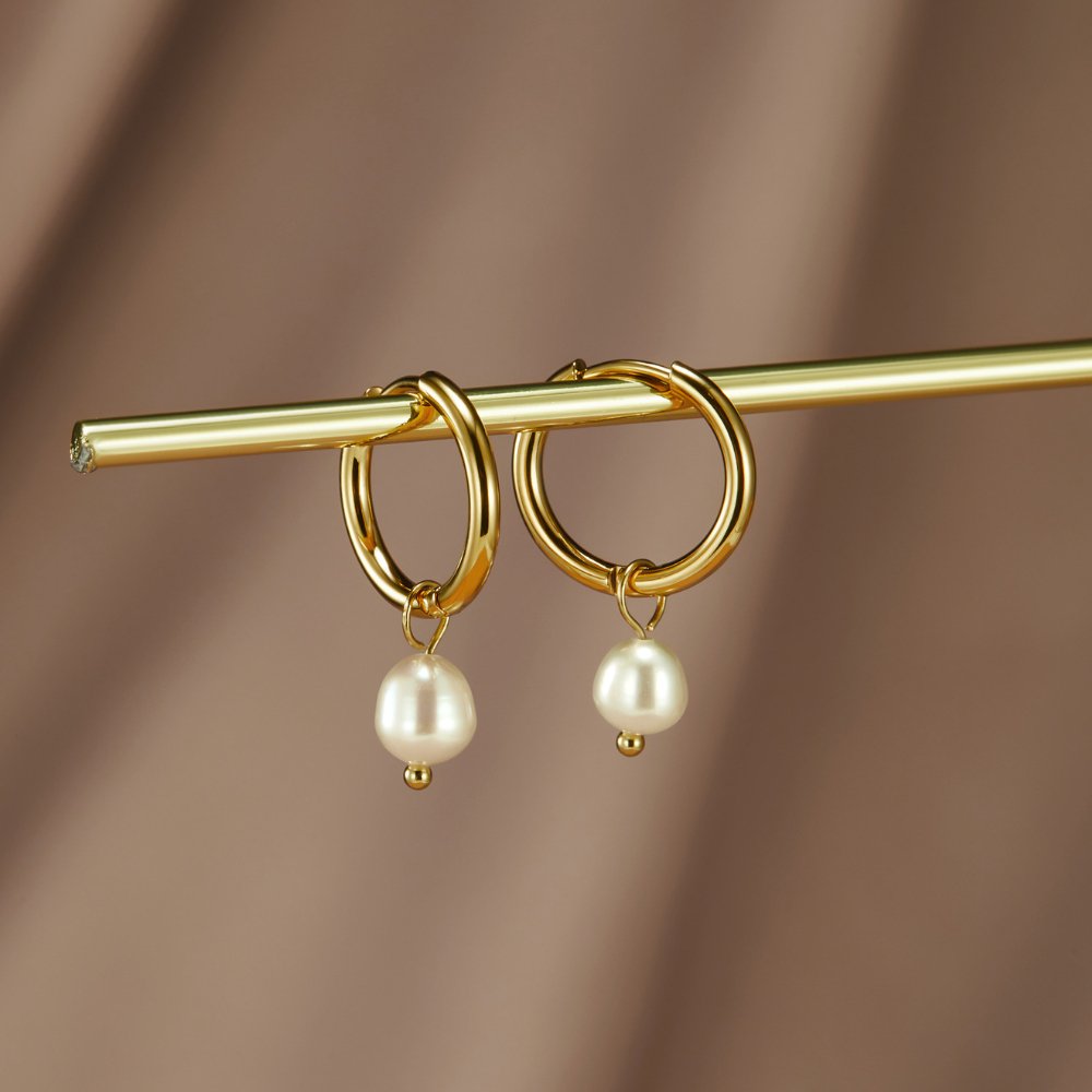 Elegante Creolen mit Süßwasserperlen – zeitloser Tropfen-Schmuck