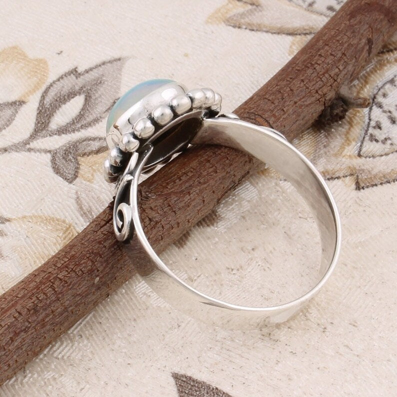 Vintage Silberring mit natürlichem Opal