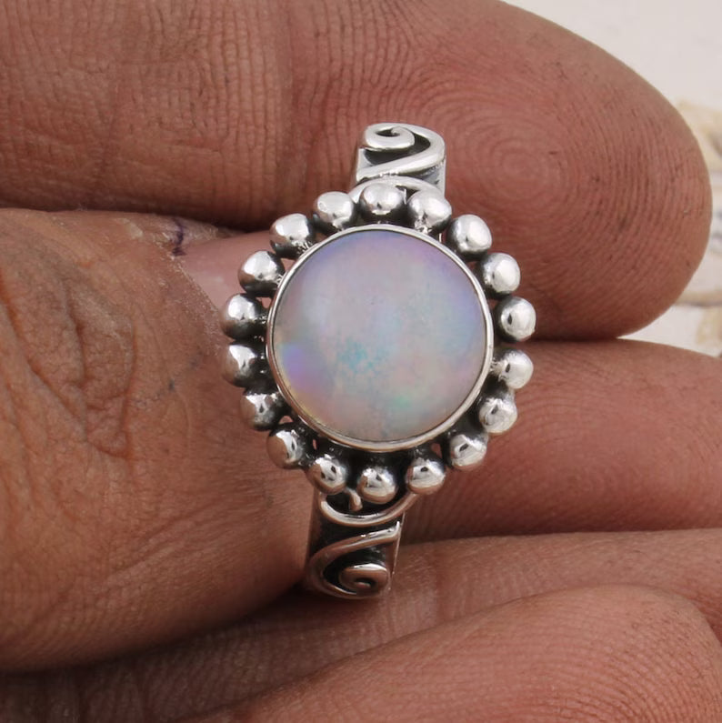 Vintage Silberring mit natürlichem Opal