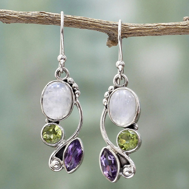 Ohrhänger mit Mondstein, Peridot und Amethyst im Vintage-Stil