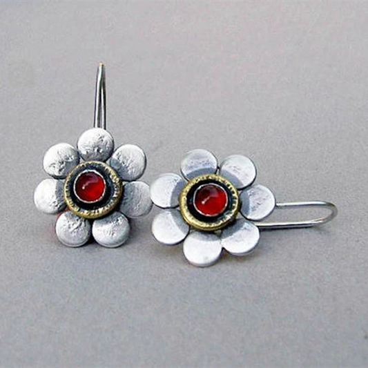 Blumen Ohrringe mit roten Glas Cabochon Steinen