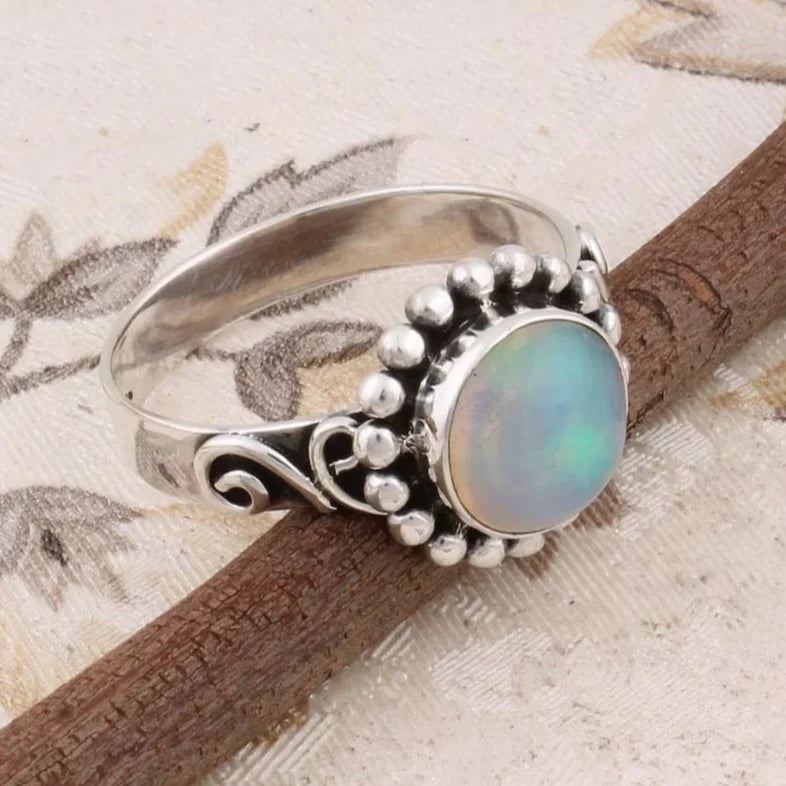 Vintage Silberring mit natürlichem Opal