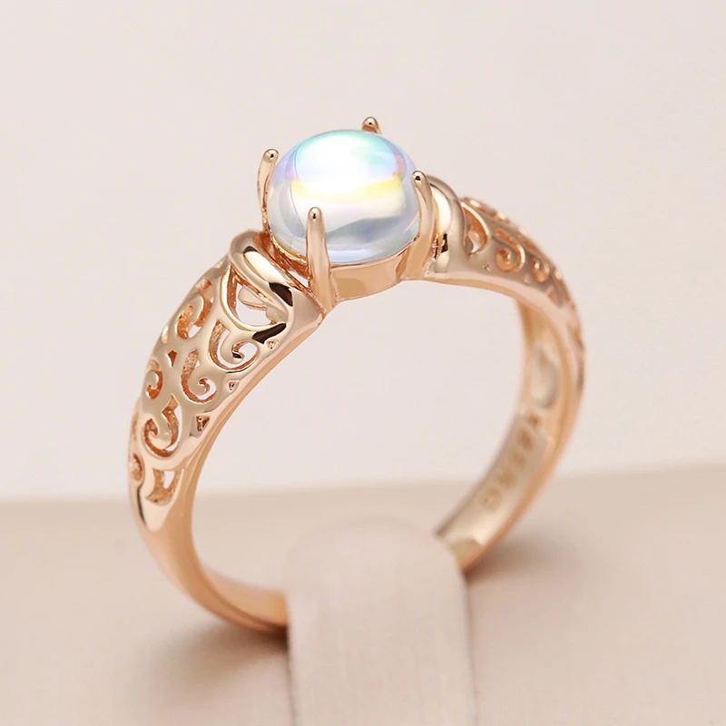 Eleganter Ring mit Perlen