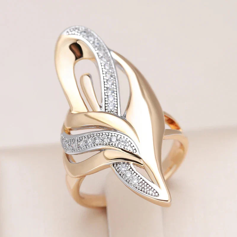 Eleganter Ring mit spitzem Design