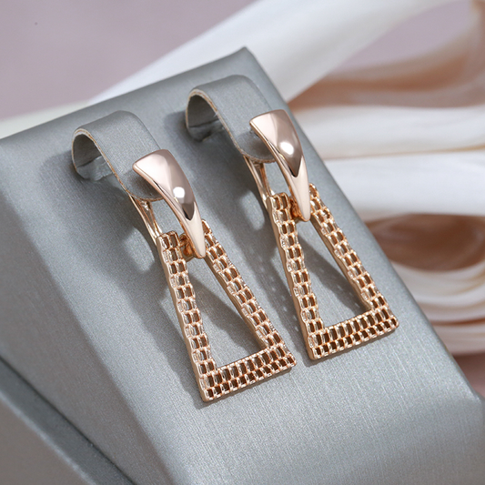 Elegante Ohrhänger mit geometrischem Rosé-Design