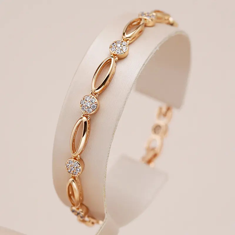 Exklusives Armband mit funkelnden Zirkonia und ovalen Gliedern