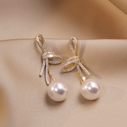 Elegante Schleifen Ohrringe mit funkelnden Zirkonia und Perlen