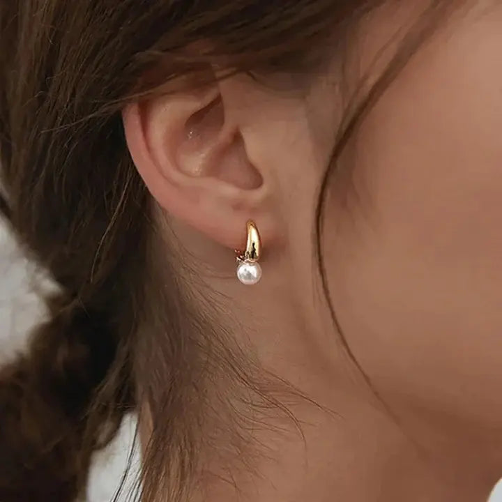 Elegante Ohrringe mit Perlen-Anhänger für den zeitlosen Look