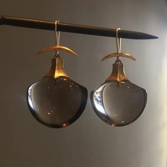 Elegante Ohrringe mit rauchigem Quarz und edlen Messing-Details