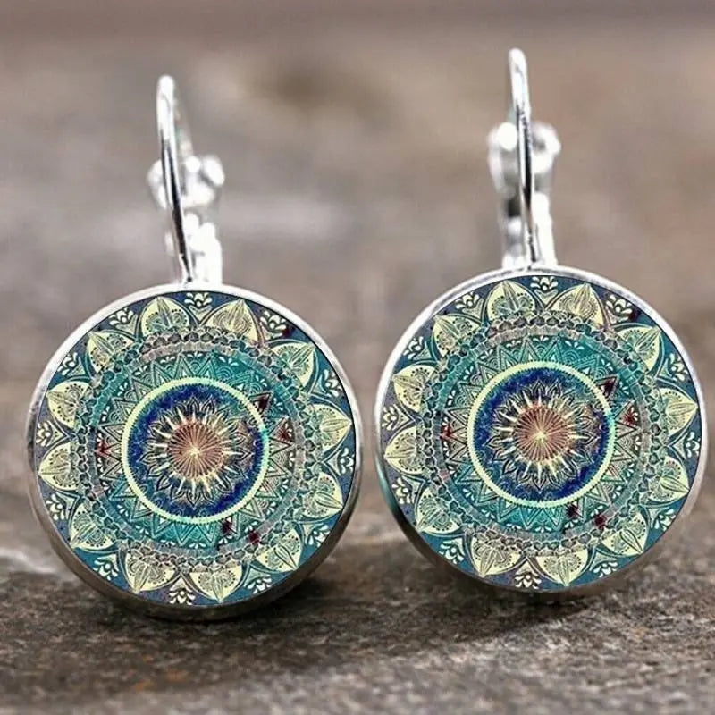 Vintage Runde Mandala Ohrringe mit Türkis und Gold-Akzenten