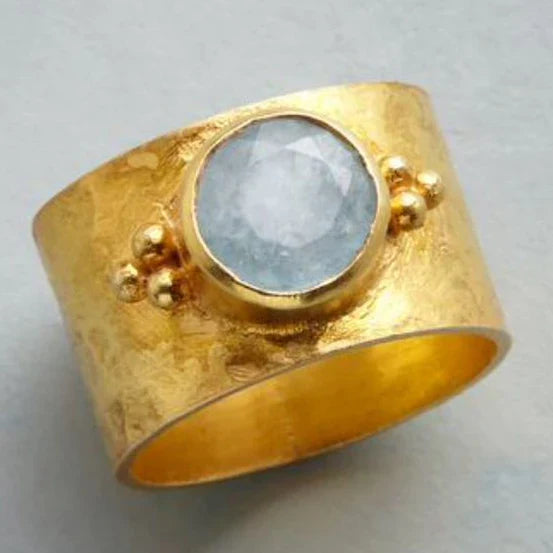 Eleganter Ring mit Zirkonen