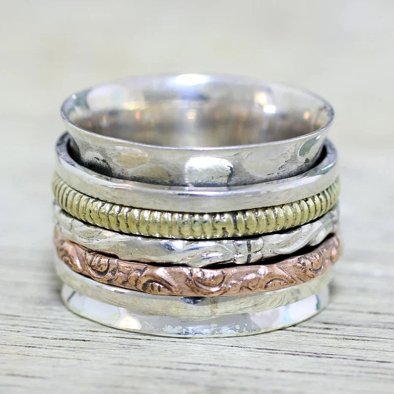 Dreifarbiger Vintage-Spinnerring – handwerkliche Eleganz