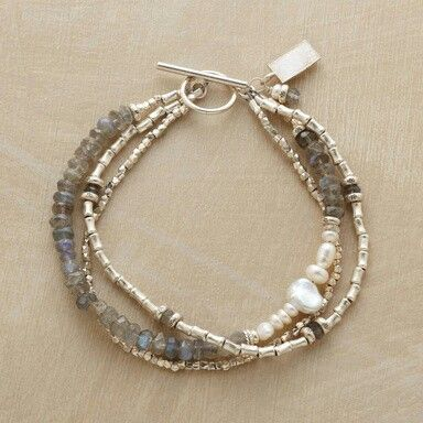 Schimmerndes Labradorit- und Perlenarmband im mehrreihigen Vintage-Look