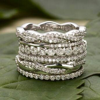 Vintage-Ring mit geschichteten Zirkonias