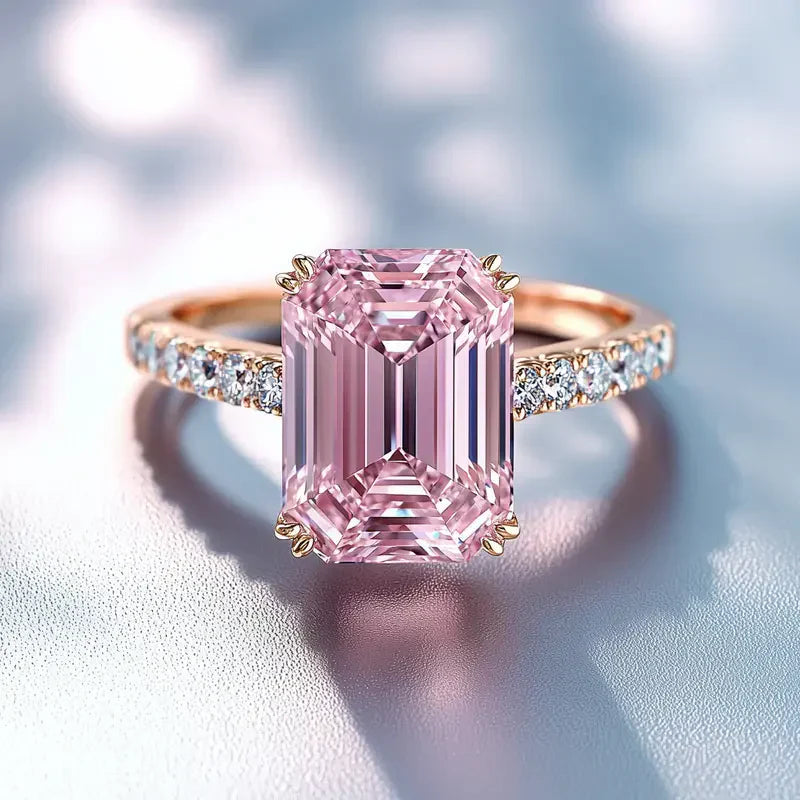 Eleganter Ring mit rosa Stein im Smaragdschliff