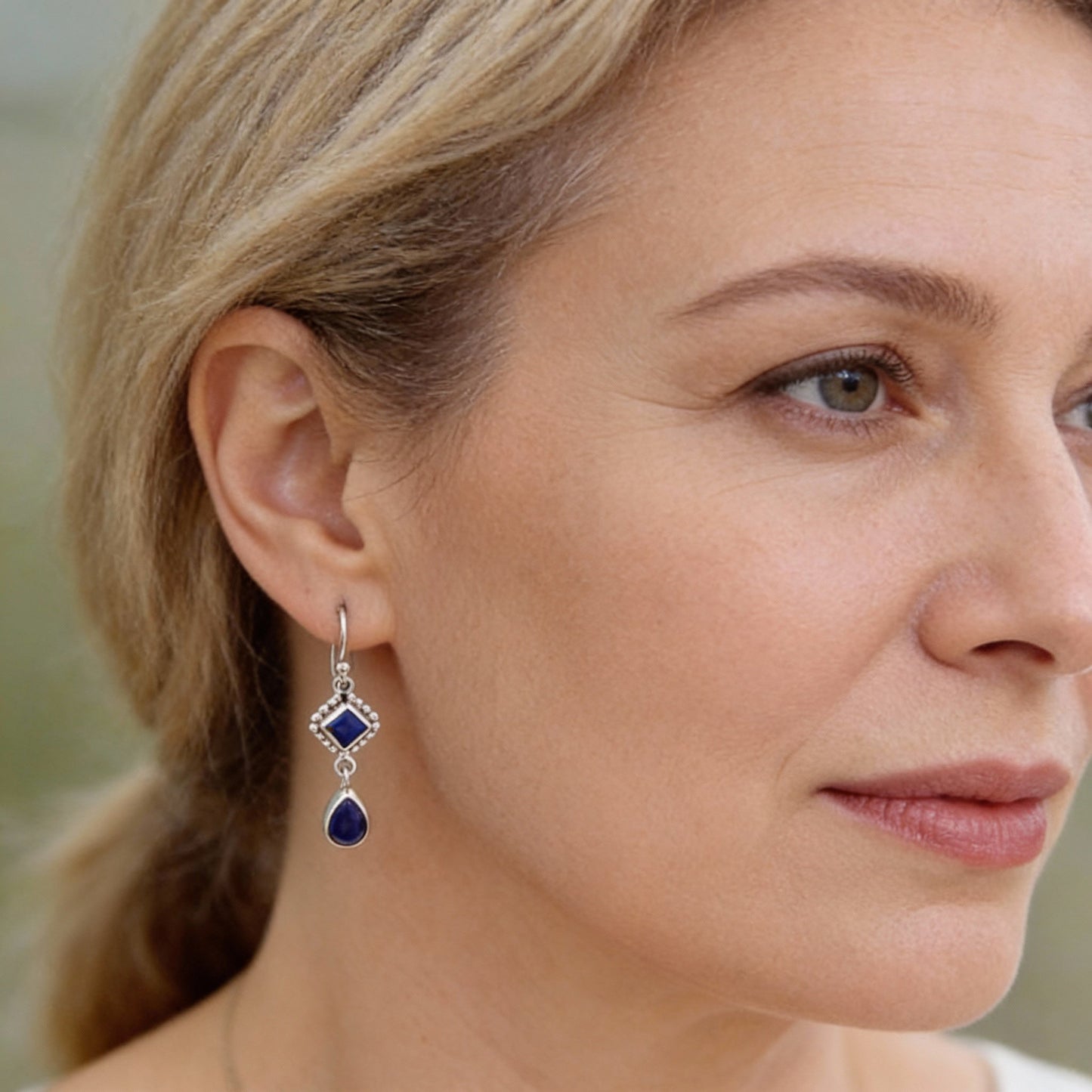 Blauer Lapislazuli Tropfen-Ohrringe mit Edelsteinen im Diamant-Stil
