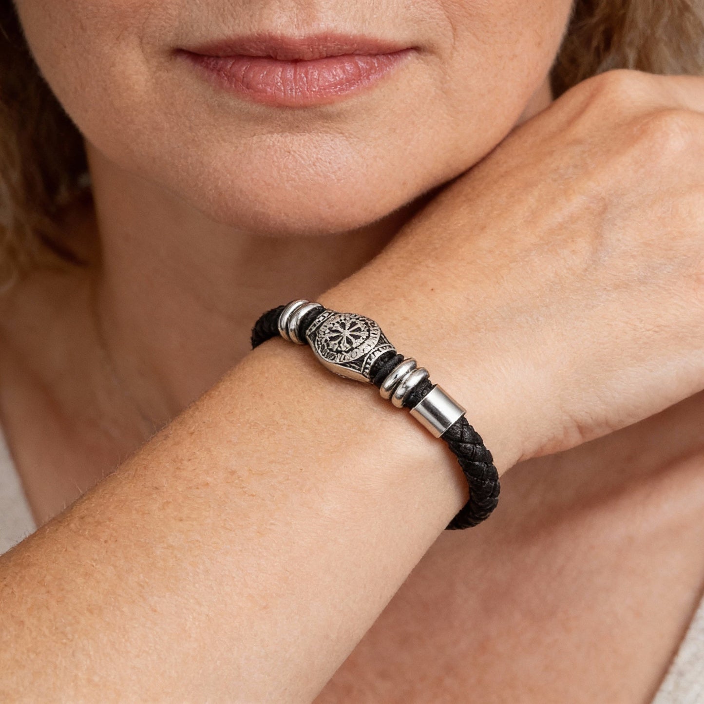 Geflochtenes Lederarmband mit Wikinger-Kompass und mattem Edelstahl