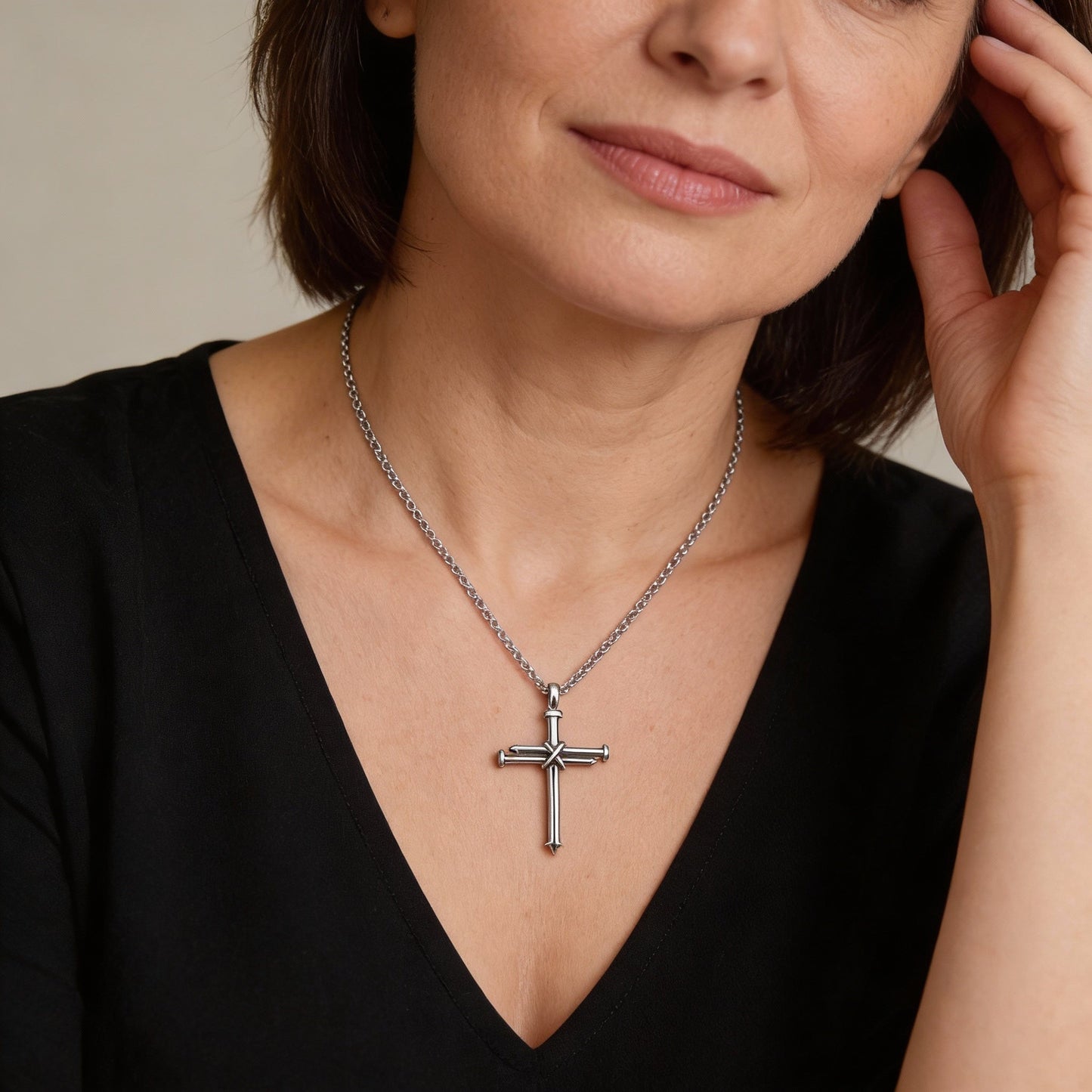 Nagelkreuz Halskette für Damen und Herren im Kreuz-Design