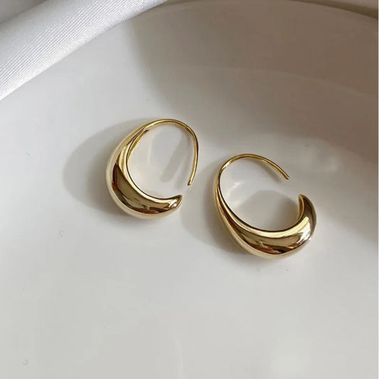 Elegante Wassertropfen Ohrringe für minimalistische und moderne Looks
