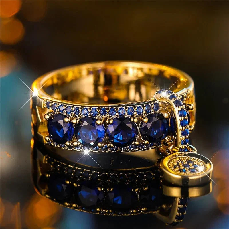Luxuriöser antiker Ring mit Saphiren und Vergoldung