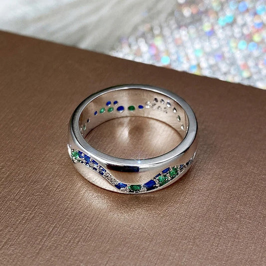 Vintage-Edelstahlring mit blauen und grünen Kristallen