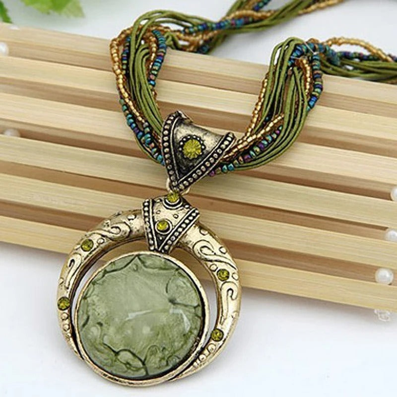 Boho Vintage Halskette mit großem Halbedelstein-Anhänger und Strass