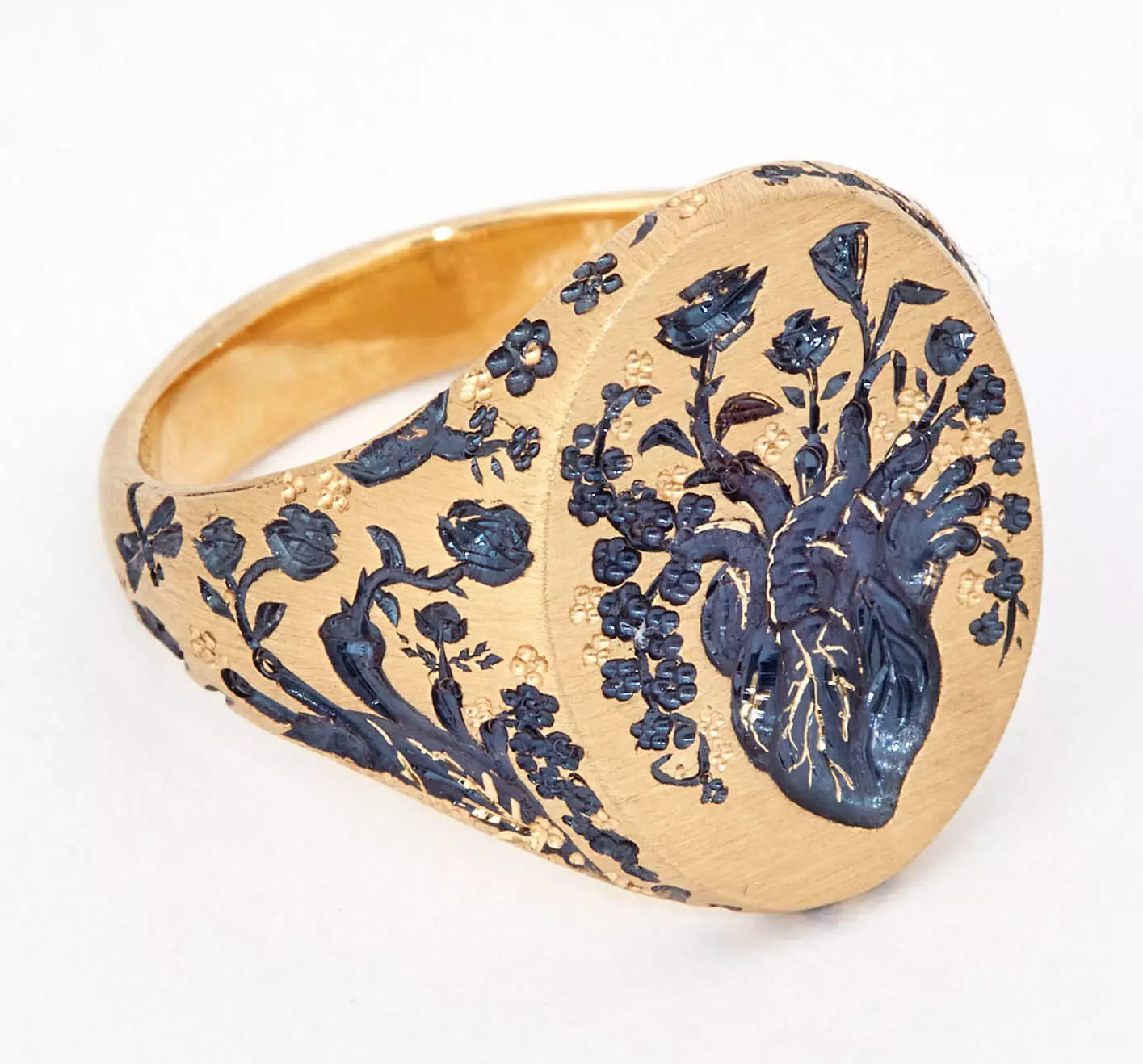 Vintage Siegelring mit gravierten Herz- und Blumenmotiven
