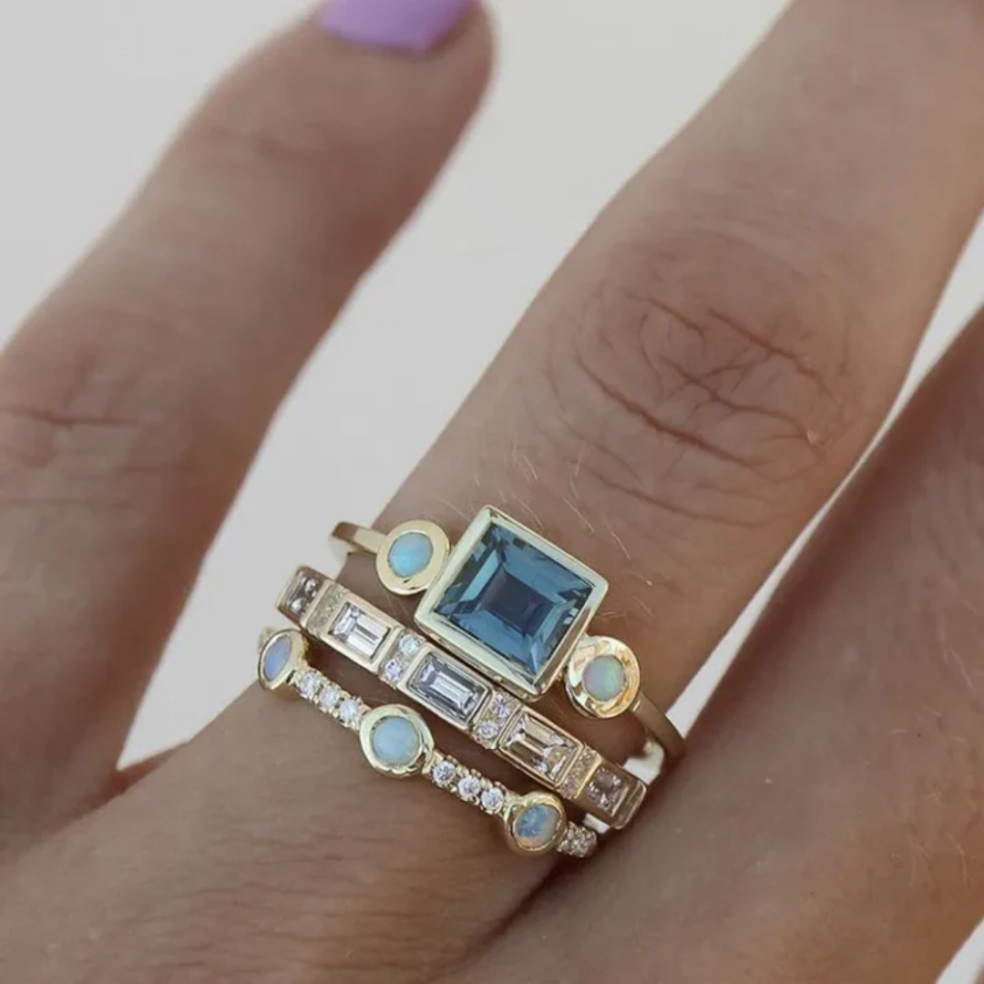 Set Vintage-Ringe mit blauen Kristallen