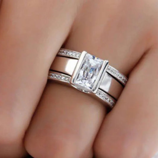 Vintage-Ring mit Kristalleinlage