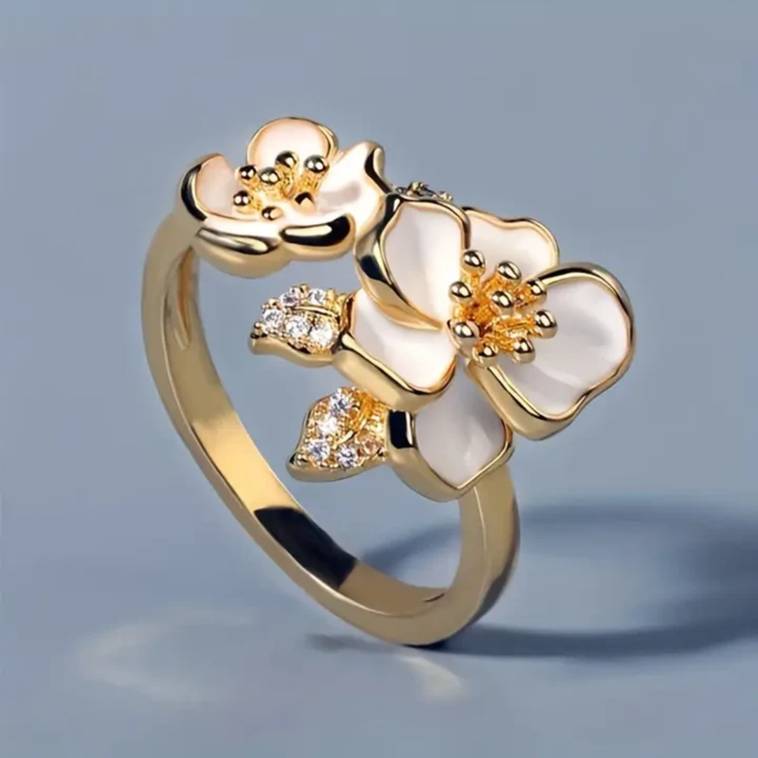 Ring mit blauem Kristall