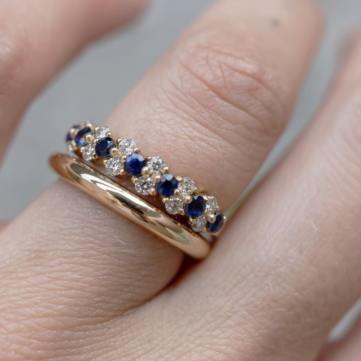 Ewigkeitsring mit kostbarem Goldopal