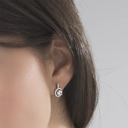Funkelnde Zirkonia-Ohrstecker mit Halo-Design für stilvolle Frauen