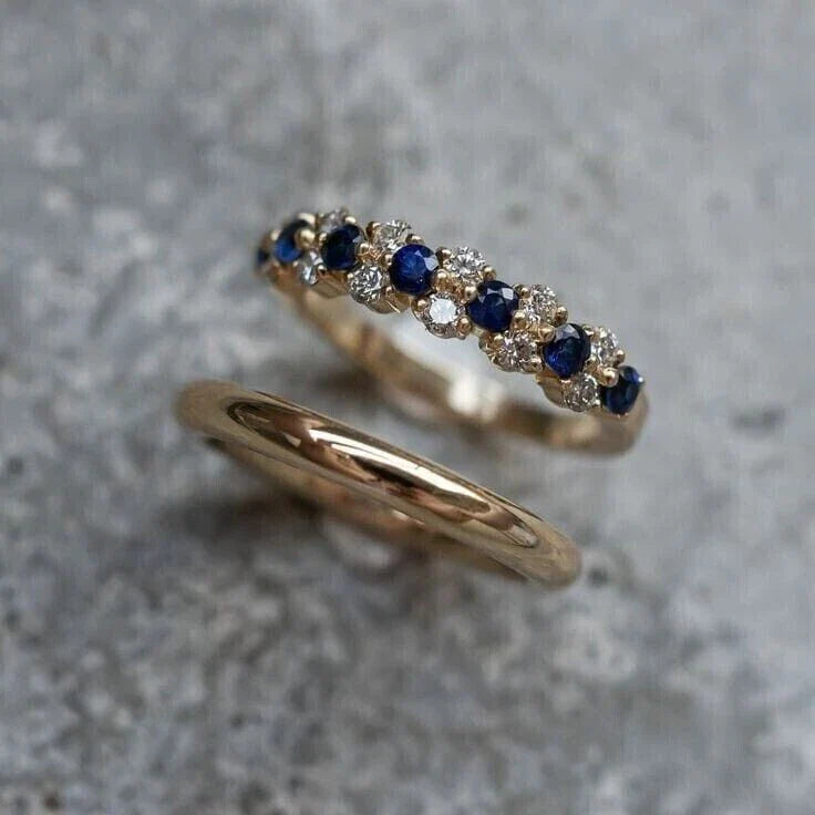 Ewigkeitsring mit kostbarem Goldopal